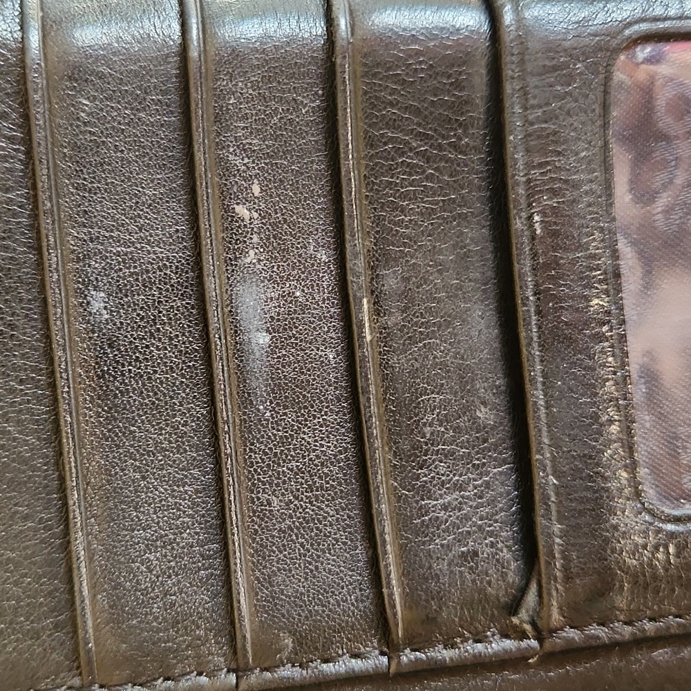 Michael Kors black leather wallet with white stitching - Picture 5 of 12